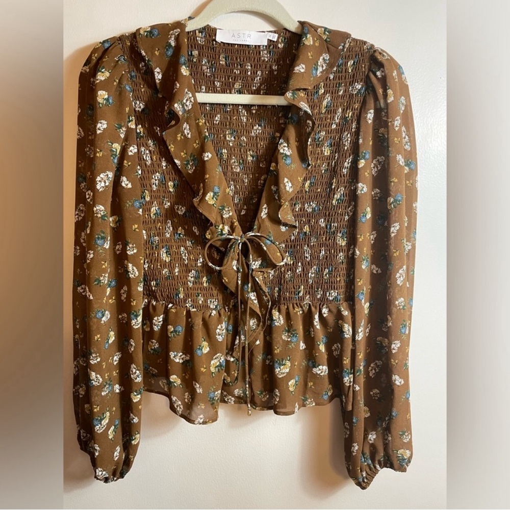 ASTR the Label Revolve Brown Floral
Ruffled Boho Festival V-Neck Top Size Medium